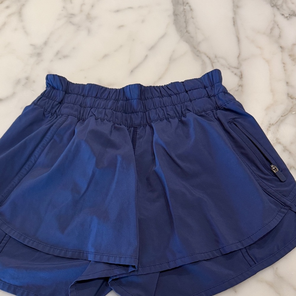 Lululemon Tracker short 4” medium blue